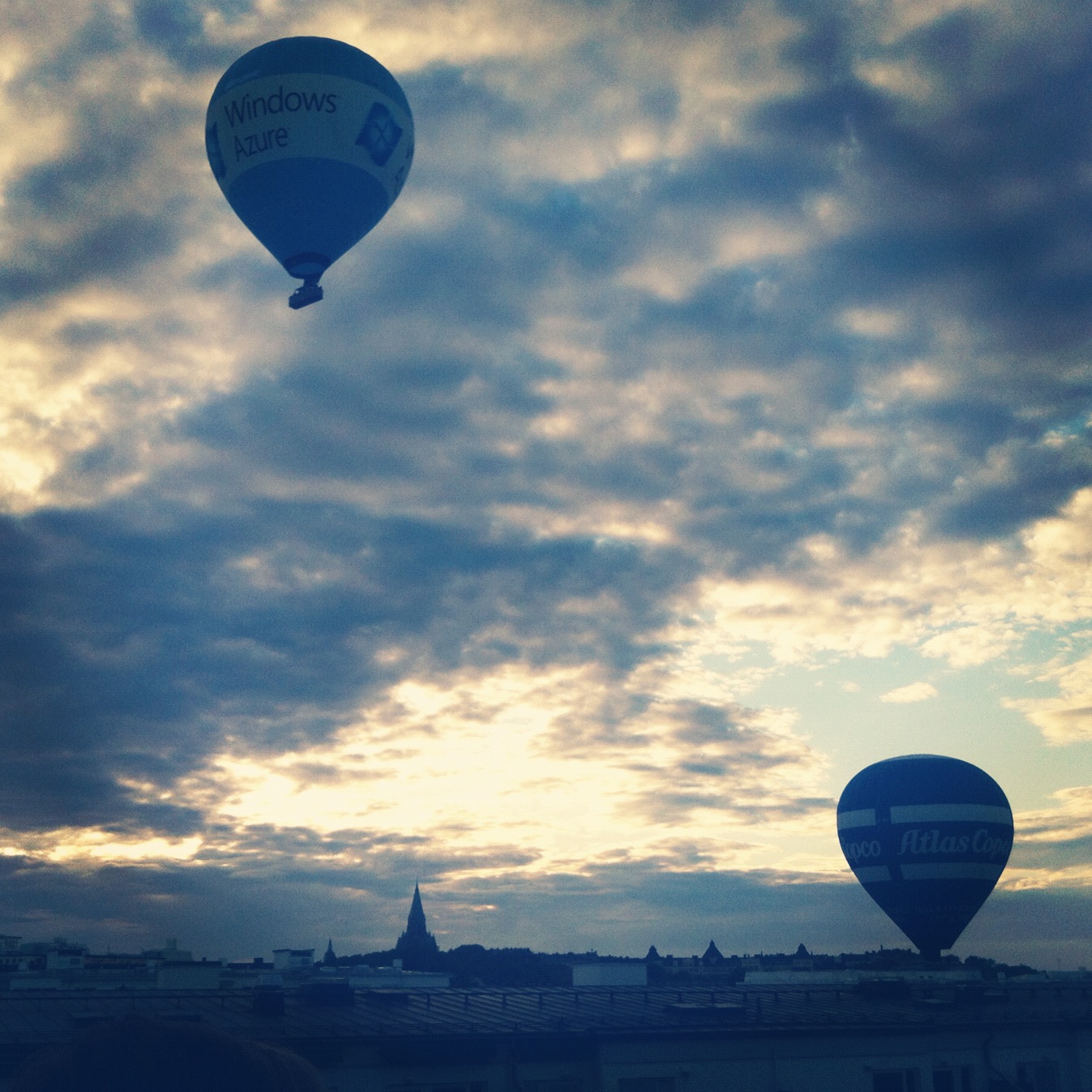 Luftballonger över Stockholm, Instagram